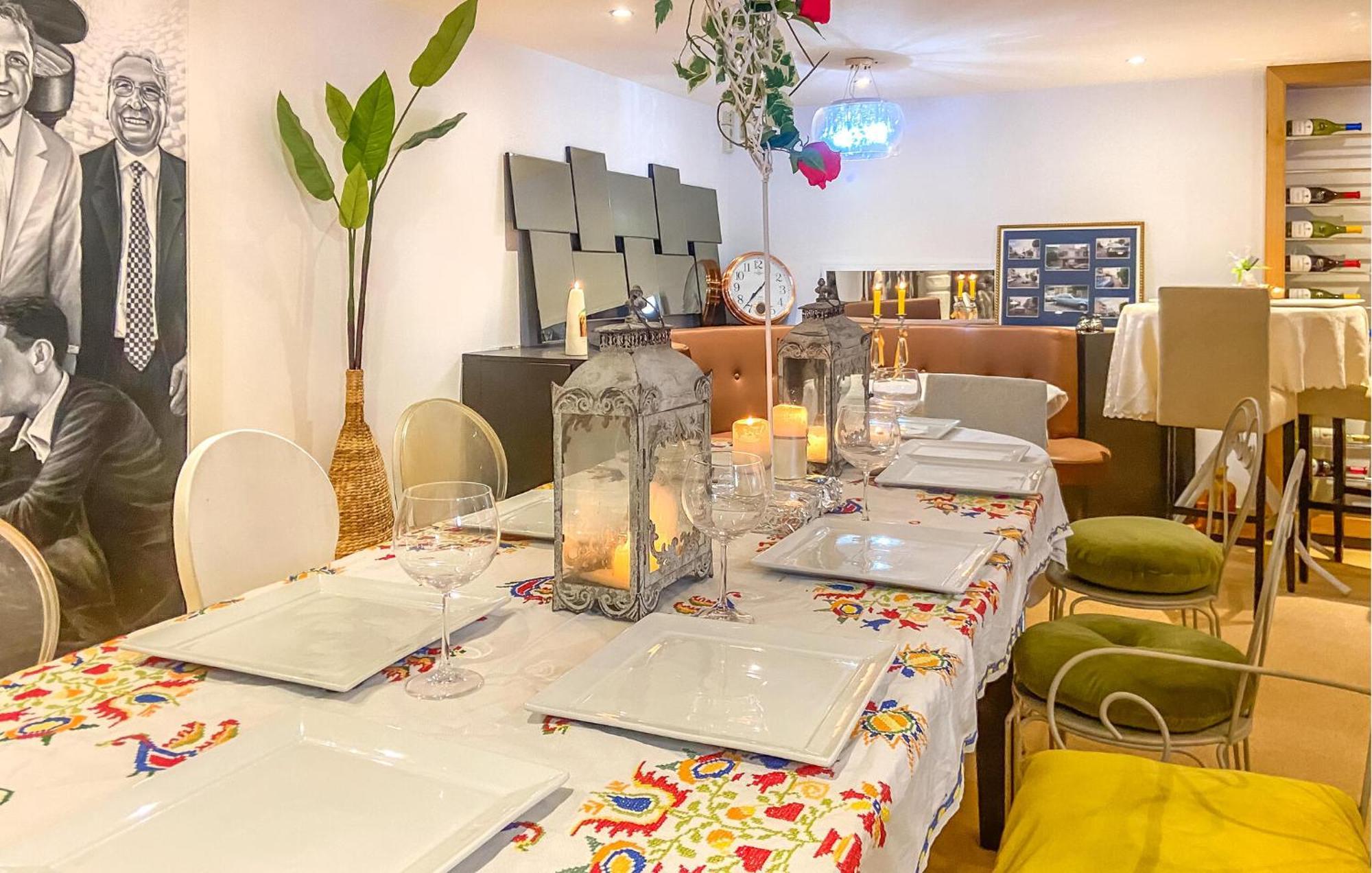 Beautiful In With Kitchen *