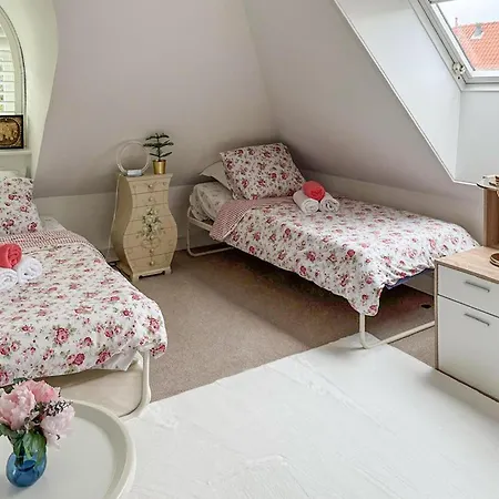 Vakantiehuis Cozy In With Wifi *